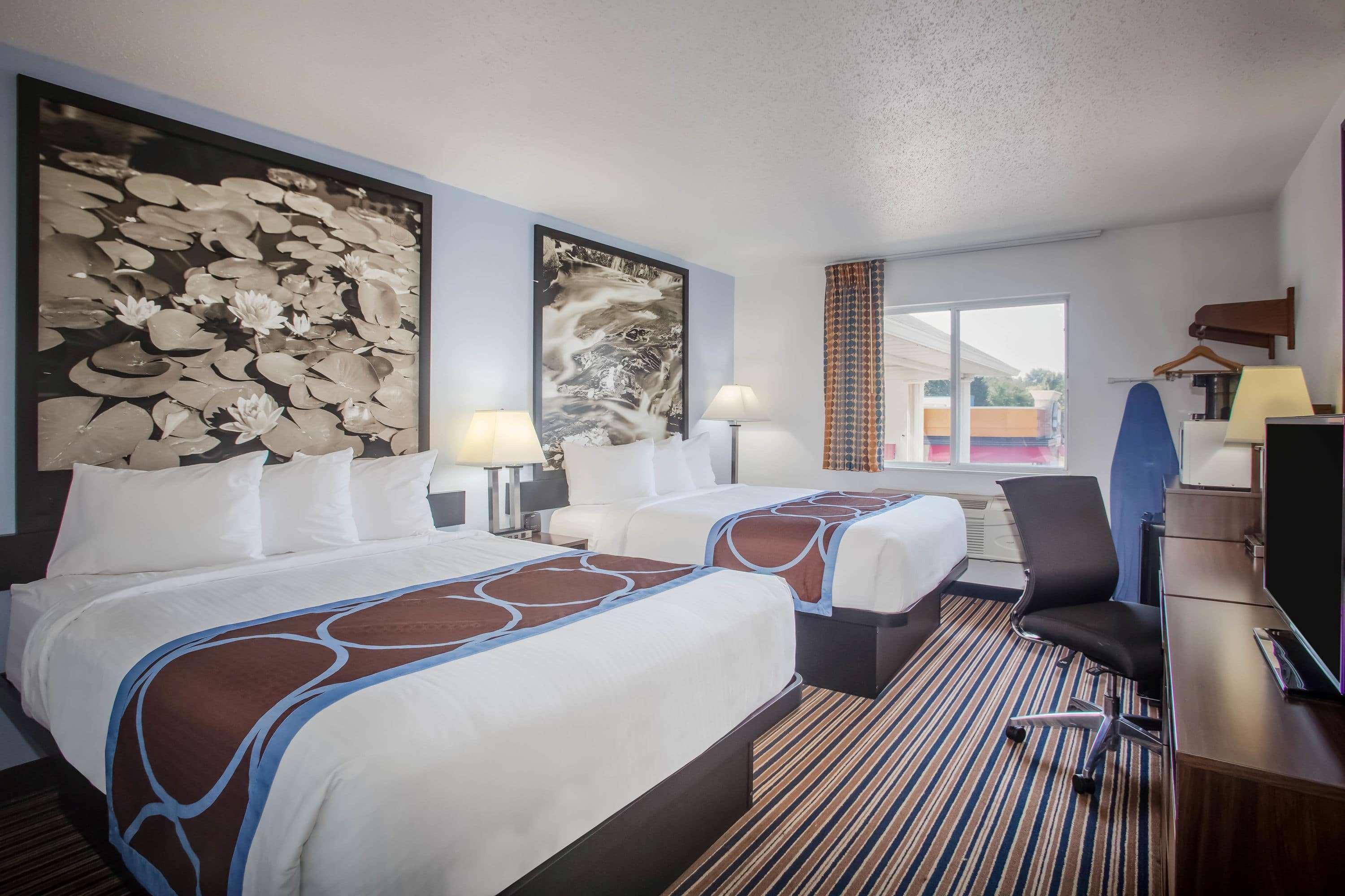Super 8 By Wyndham Washington Hotel Exterior photo